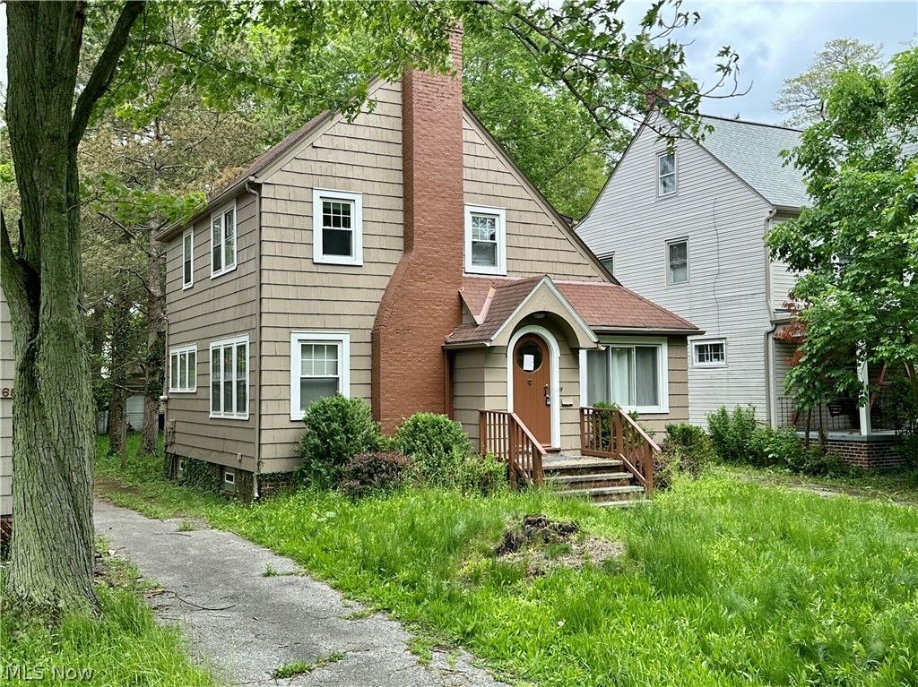 Property Photo:  1171 Erieview Road  OH 44121 