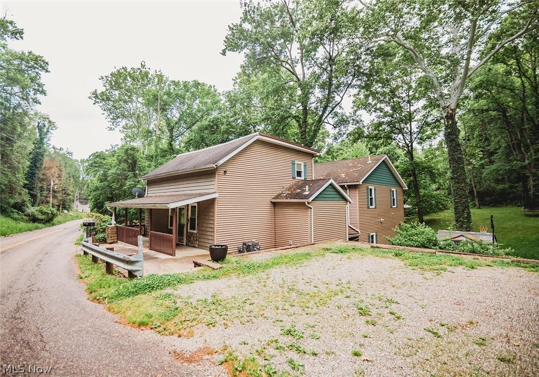 Property Photo: 645 Pearl Street Extension OH 45750