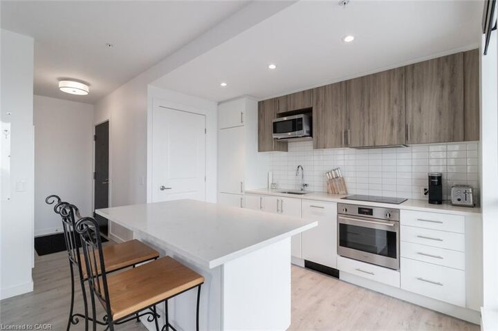 Property Photo:  181 King Street S 1014  ON N2J 0E7 