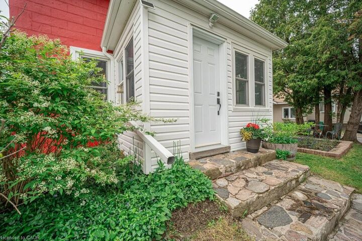 Property Photo:  15 Eagle Hill  ON N3C 2C8 