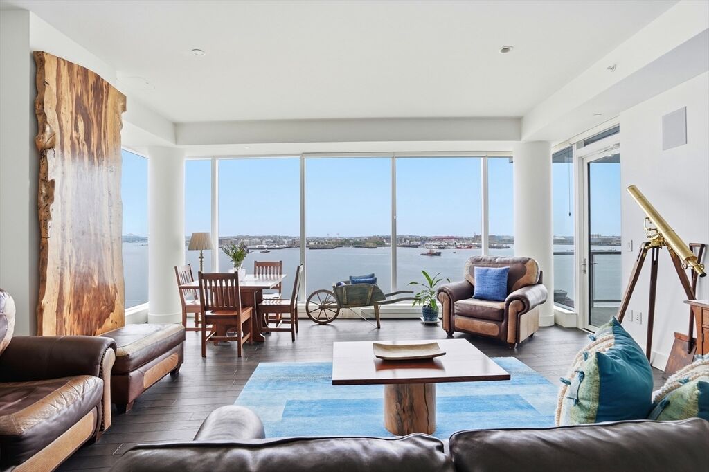 Property Photo:  22 Liberty Dr 9F  MA 02110 