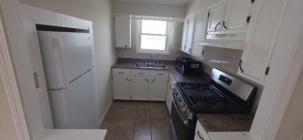 Property Photo:  105 6th Street 3  MA 02723 