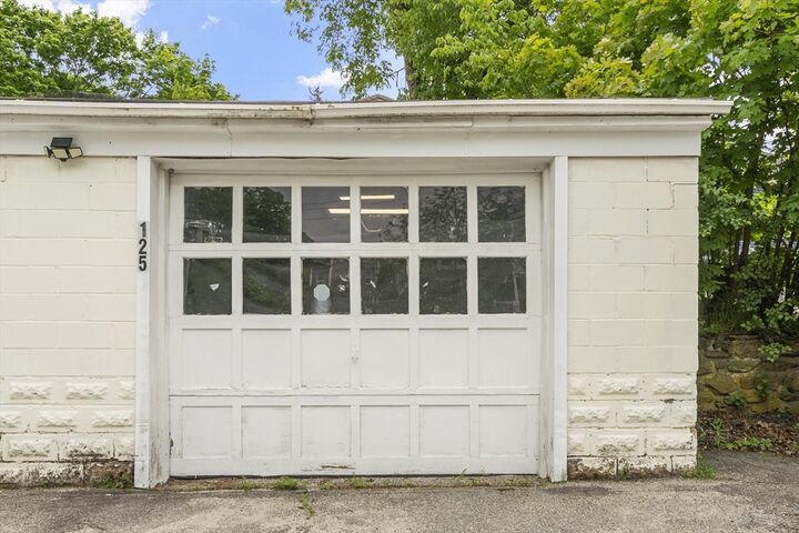 Property Photo: 125 Cross St MA 01550