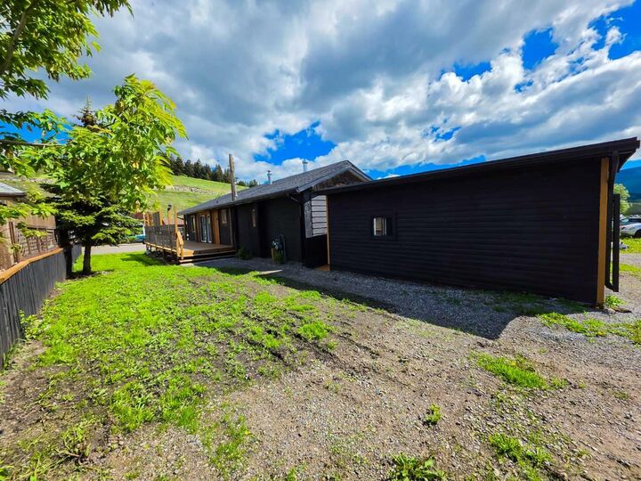 Property Photo: 6726 17 Avenue AB T0K 0M0