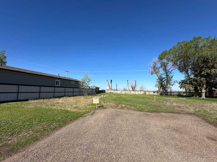 Property Photo: 295 Fleet Street SW AB T1A 7Z4
