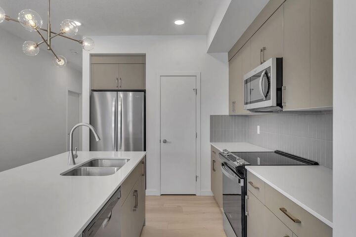 Property Photo: 7 Heritage Heath AB T4C 3K8