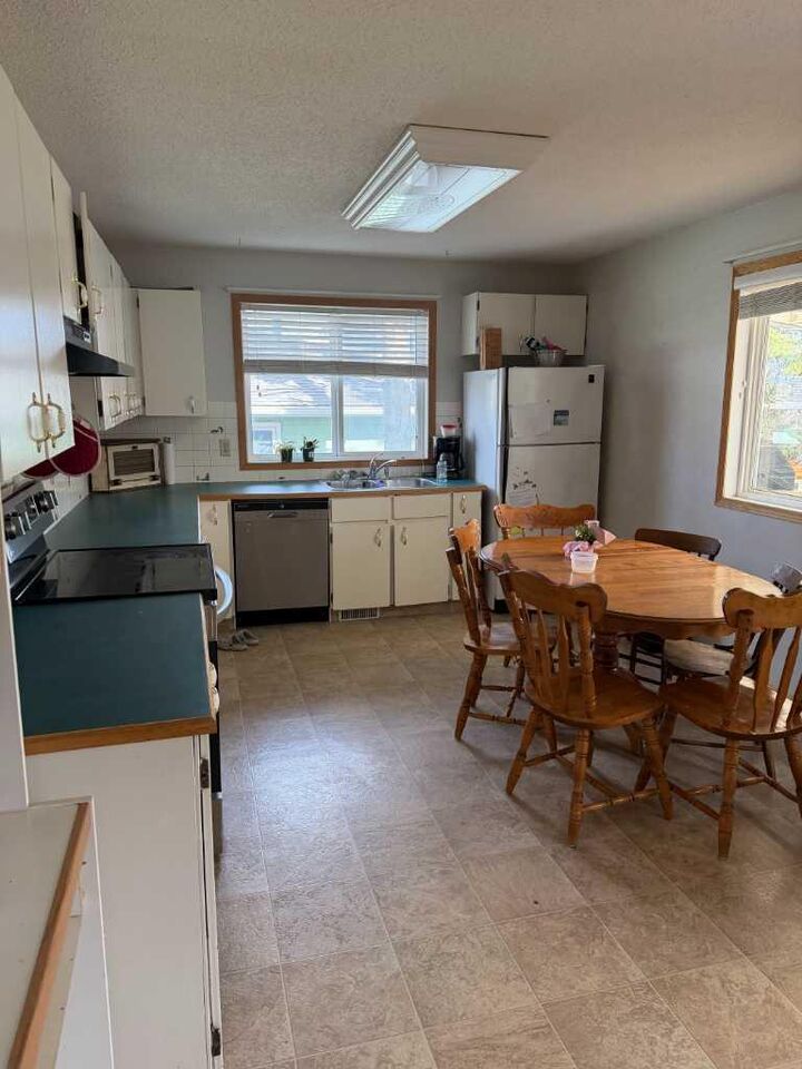 Property Photo:  5311 50 Avenue  AB T0H 1W0 