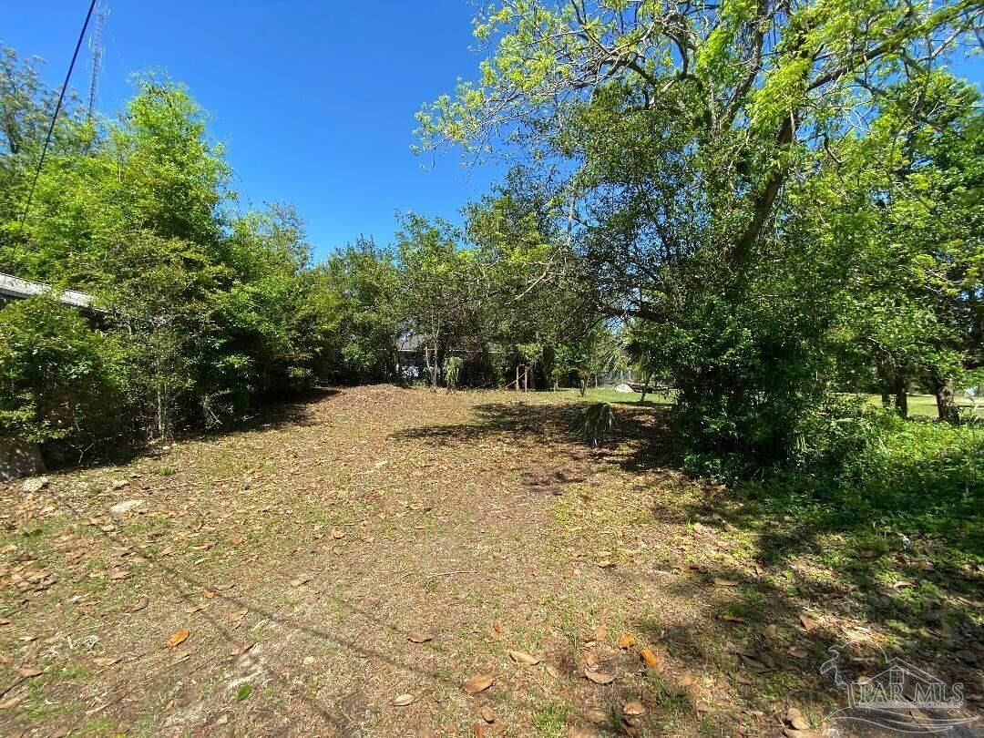 Property Photo:  1212 W Hatton St  FL 32501 
