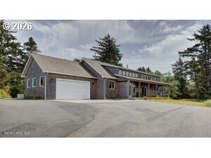 Property Photo:  33032 Pacific Bellevue Ln  OR 97146 