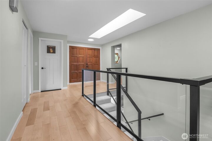Property Photo: 760 W Sunset Way WA 98027