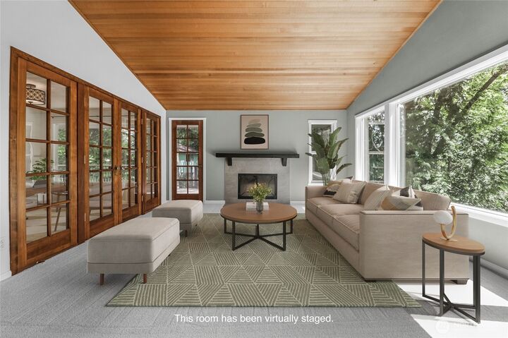 Property Photo:  760 W Sunset Way  WA 98027 
