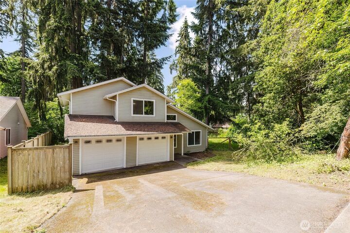 Property Photo:  7201  9th Court SE  WA 98503 