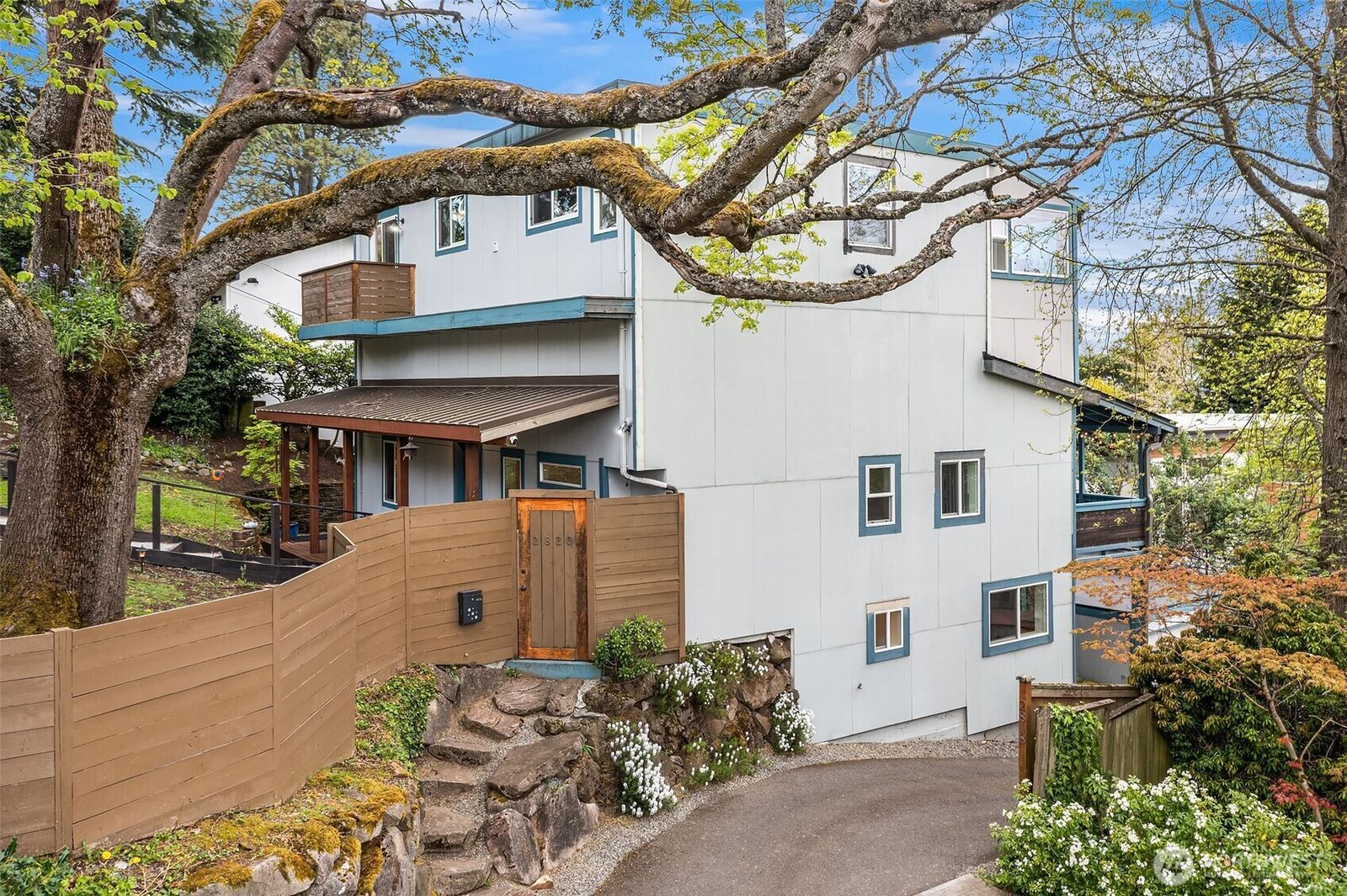 Property Photo: 2820 27th Avenue W WA 98199