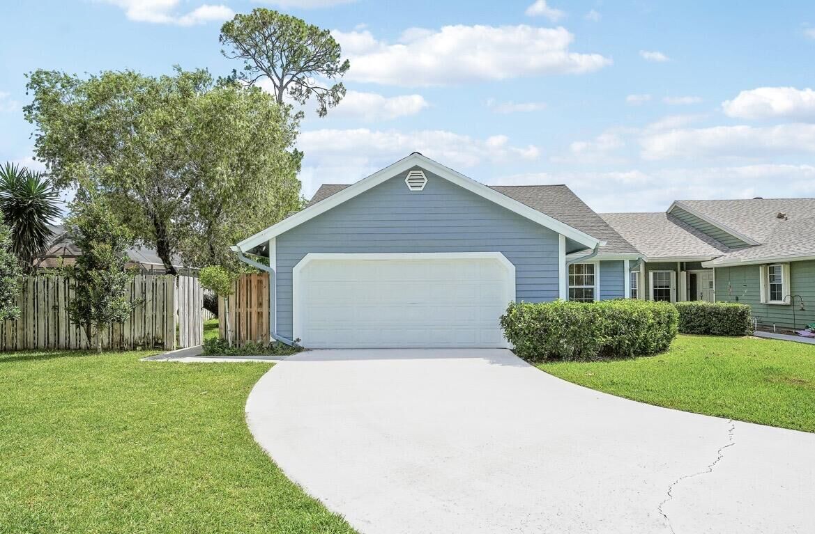 Property Photo:  12625 Timber Ridge Circle  FL 33414 
