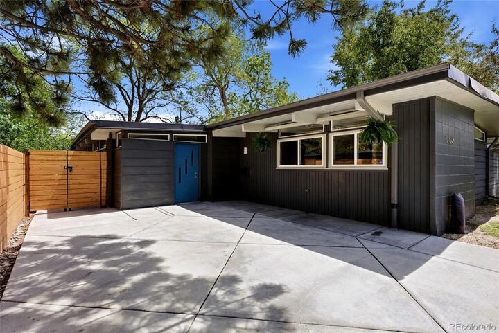 Property Photo:  1360 S Dahlia Street  CO 80222 