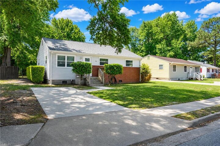 Property Photo:  1532 Adams Cir  VA 23663 