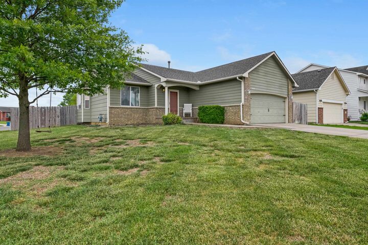 Property Photo:  1679 S Lynnrae Ct  KS 67207 