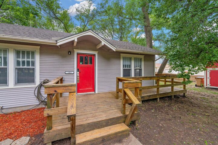 Property Photo:  103 W 57th St N  KS 67204-2101 