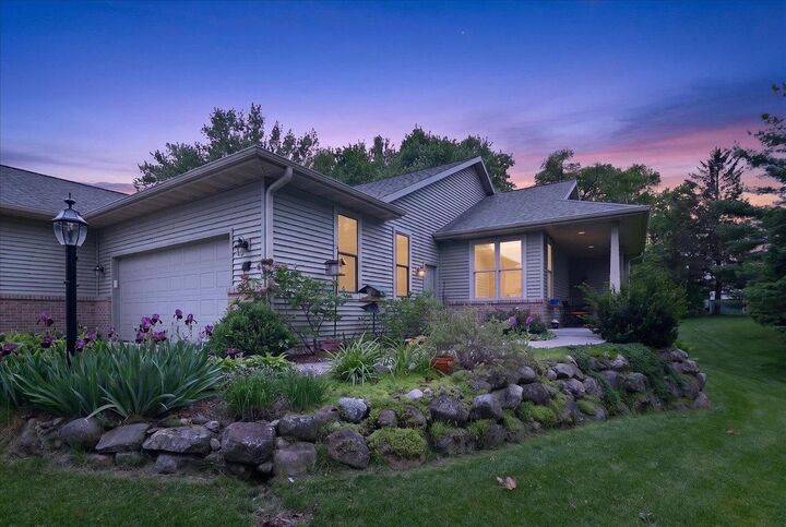 Property Photo:  71 Berdella Court  WI 53528 