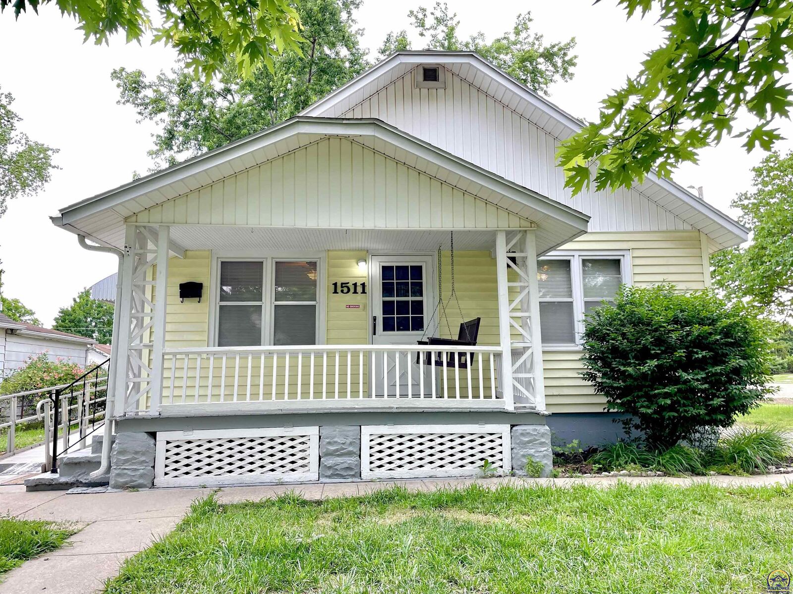 Property Photo: 1511 NW Jackson St KS 66608