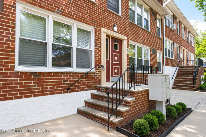 Property Photo:  475 Armstrong Avenue F4  NY 10308 