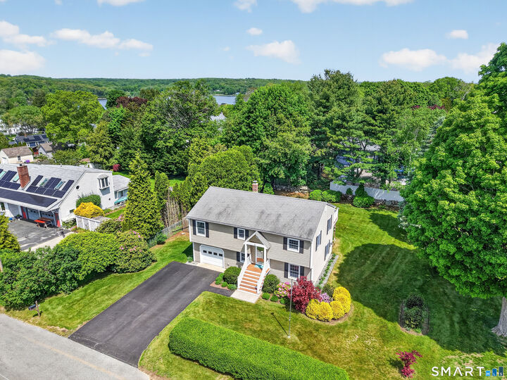 Property Photo:  35 Bruggeman Place  CT 06355 