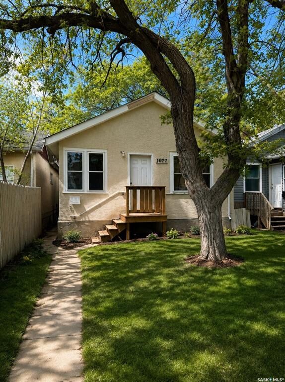 1072 Argyle Street — photo 1