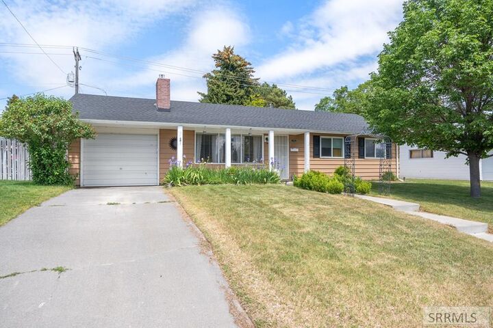 Property Photo:  1704 Brentwood Drive  ID 83402 