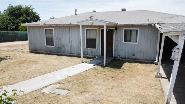 Property Photo: 16607 Road 167 CA 93274