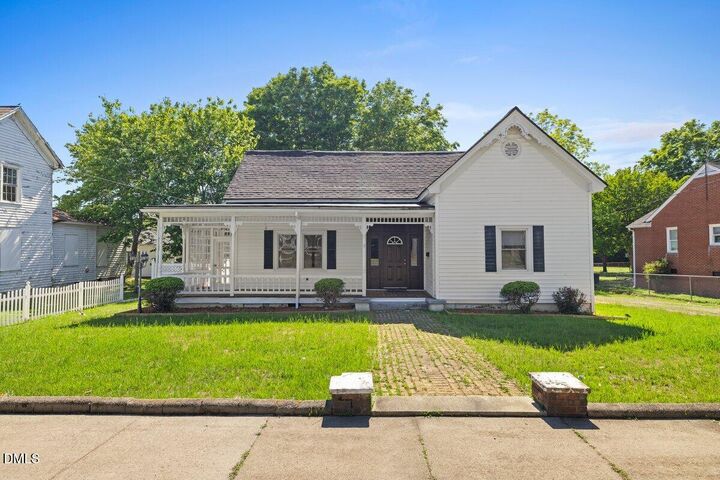 Property Photo:  305 Broad Street  NC 27565 