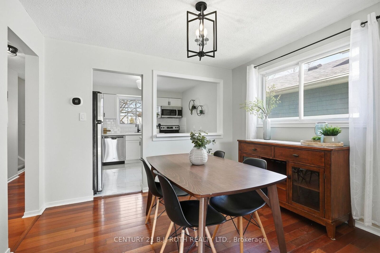 Property Photo:  109 Elizabeth Street  ON L4N 6P2 