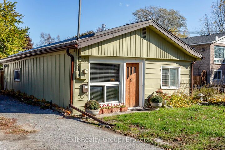 Property Photo: 127 Leopold Street ON K8V 2K5