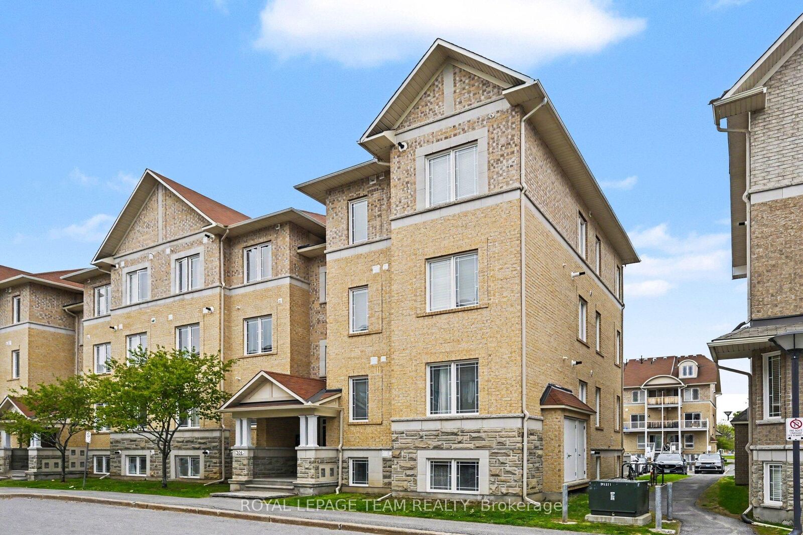 Property Photo: 304 Paseo Private 1 ON K2G 4N8