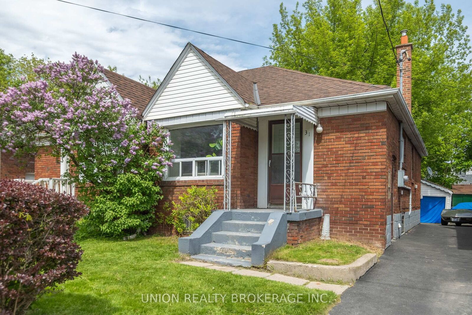 Property Photo: 31 Thora Avenue ON M1L 2P7