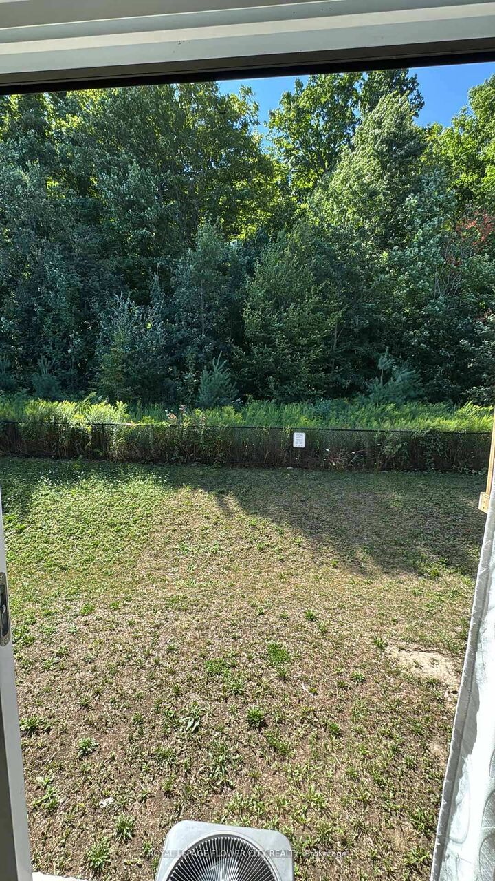 Property Photo: 928 Robert Ferrie Drive ON N2R 0P9