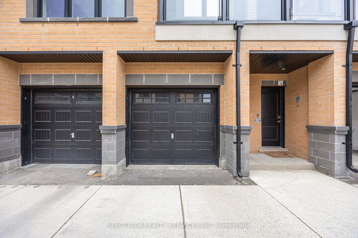Property Photo: 7 Phelps Lane 3 ON L4E 1J4