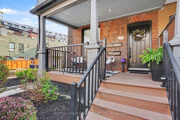 Property Photo: 560 Indian Grove ON M6P 2J4