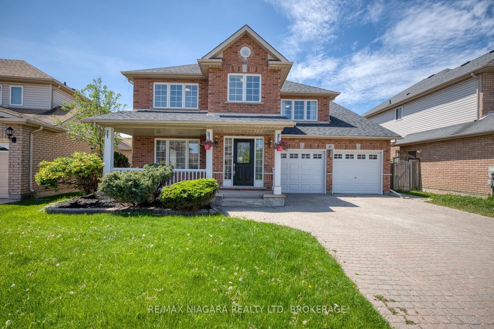 Property Photo: 47 Honey Locust Circle ON L2V 5E2