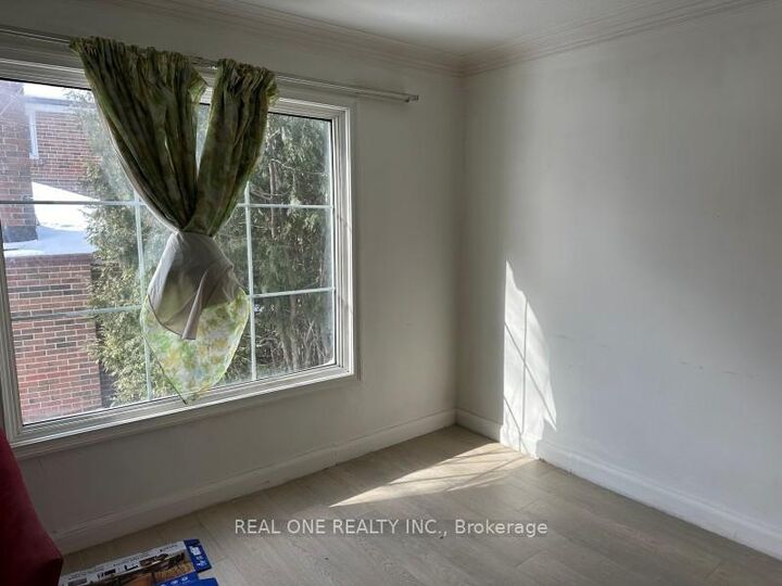 Property Photo: 22 Pleasant View Drive ON M2J 3P5