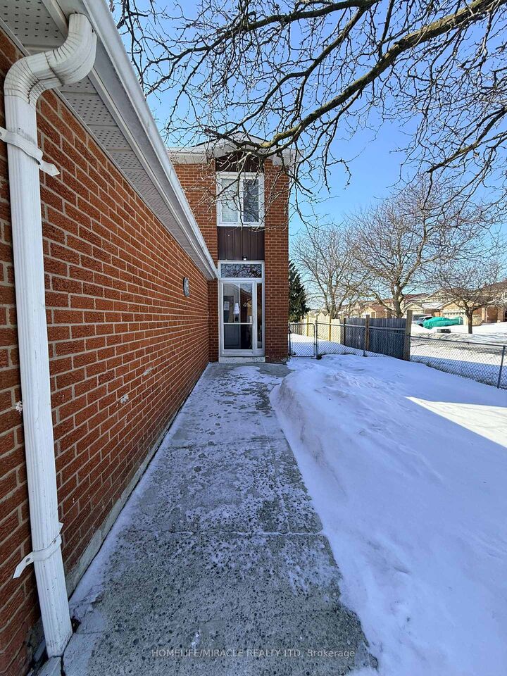 Property Photo: 1 Hudson Drive ON L6Y 2N6