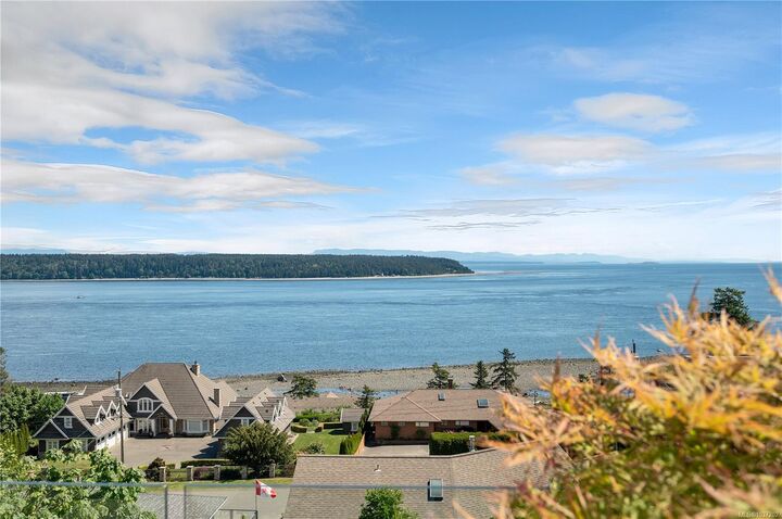 Property Photo: 589 Galerno Rd BC V9W 5X4