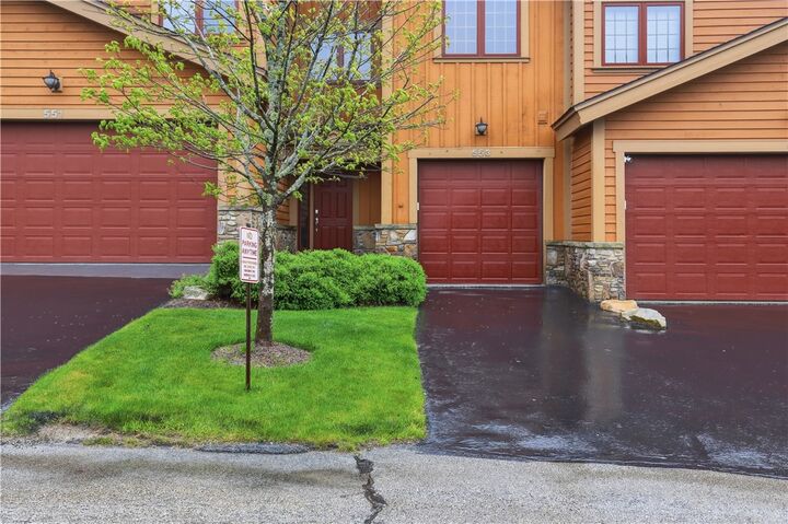 Property Photo: 553 Woodside Crescent PA 15622