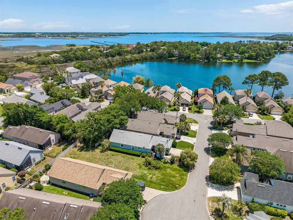 Property Photo:  93034 Harbor Court  FL 32034 