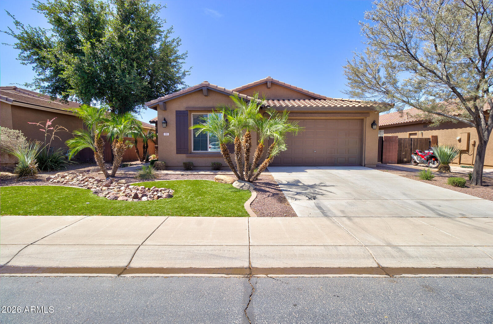 Property Photo:  193 W Leatherwood Avenue  AZ 85140 