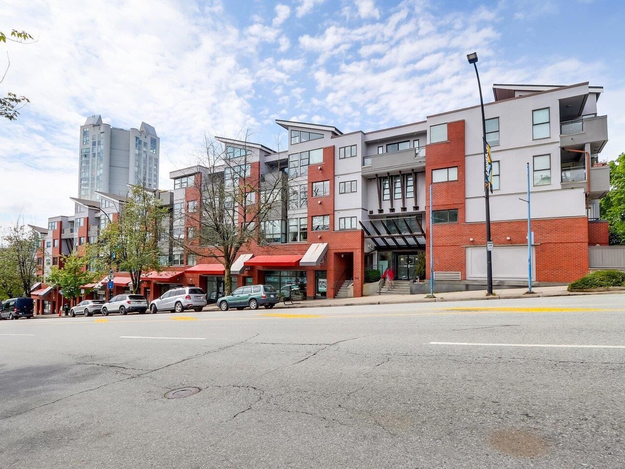 Property Photo:  345 Lonsdale Avenue 414  BC V7M 3M9 