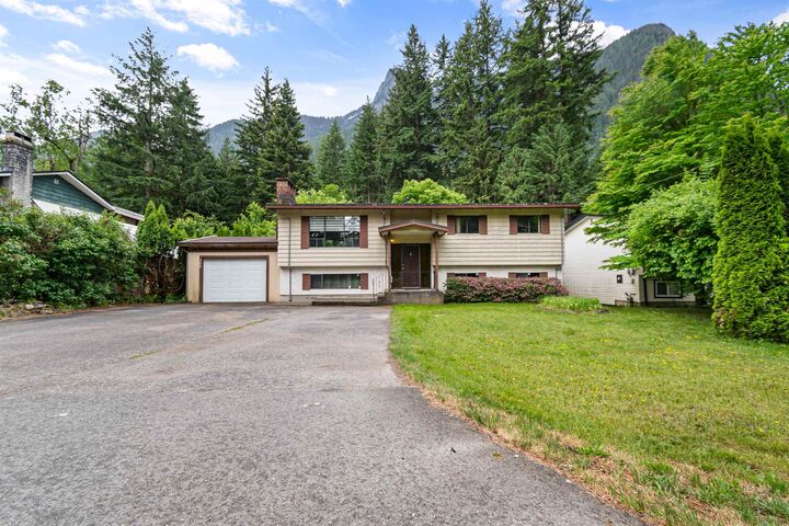 Photo de la propriété: 260 Robertson Crescent BC V0X 1L4