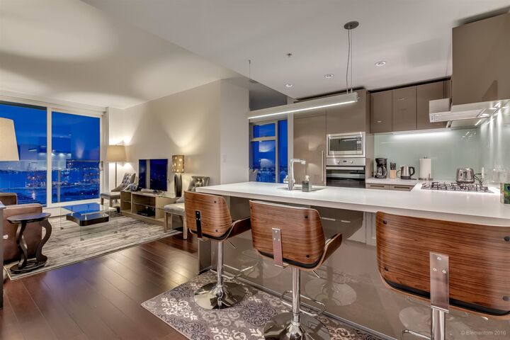 777 Richards Street 4007 — photo 1