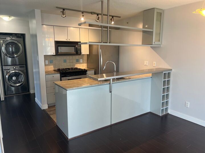 Property Photo:  1438 Richards Street 706  BC V6Z 3B8 