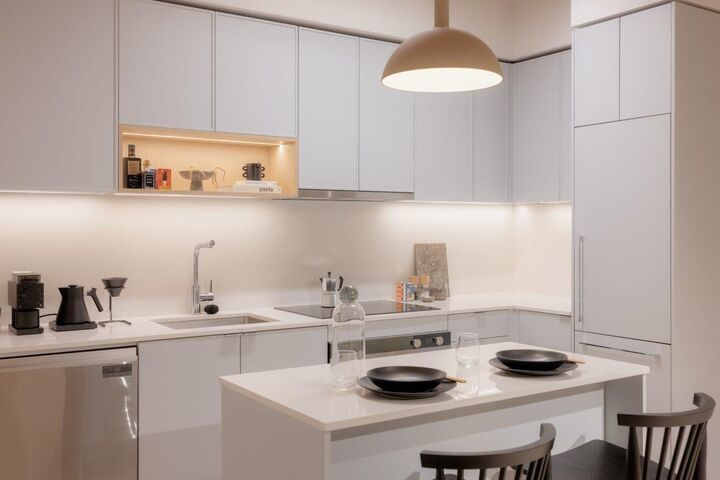 Property Photo: 3633 Willingdon Avenue 404 BC V0V 0V0