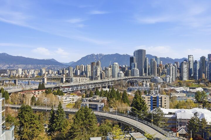 Property Photo: 1428 W 6th Avenue 1303 BC V6H 4H4